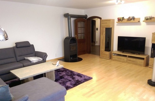 Dettenheim Apartment | Gemütliche Ferienwohnung mit Eigenem Balkon