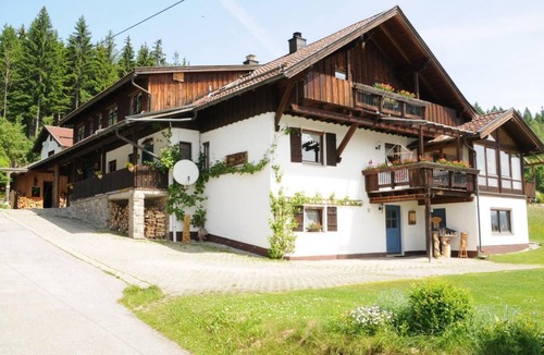 Rabenstein Apartment | Gemütliche Ferienwohnung in ruhiger Waldrandlage mit eigenem Balkon