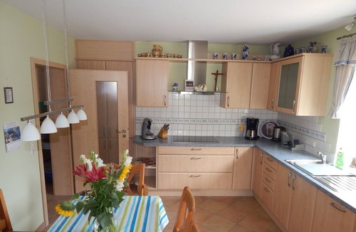 Kueps Apartment | Gemütliche FeWo (60m2) im EG mit kleinem Garten & Terrasse