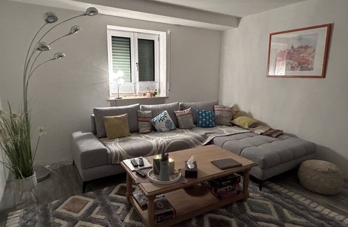 Scheyern Apartment | Gemütliche, Moderne 80qm Ferienwohnung, 10 Minuten von Pfaffenhofen Entfernt