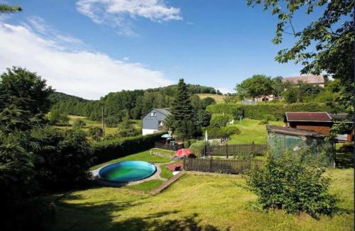 Krumhermsdorf Apartment | Gemütliche und großzügige Ferienwohnung in der Sächsischen Schweiz mit Garten