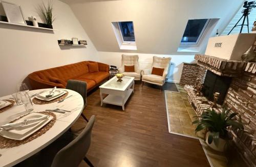 Geisweid Apartment | Gemütliche Wohnung, Heimkino, Couch & Küche