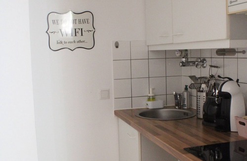 Am Westbad Apartment | Gemütliche Wohnung mit Küche & WLAN nahe Tram/SBahn