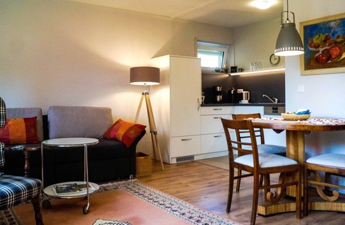 Weissenstadt Apartment | Gemütliches 60 qm Feriendomizil mit Terrasse und Garage, komplett renoviert