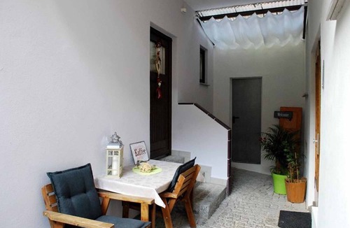 Altstadt Apartment | Gemütliches 70qm Ferienhaus, 2-stöckig, mit Vitalsauna + Lichttherapie