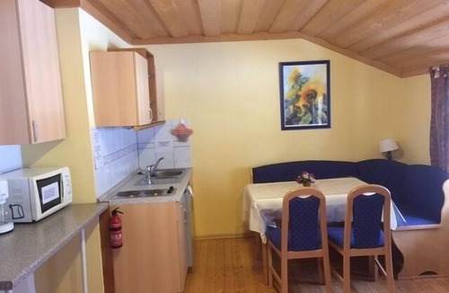 Bad Alexandersbad Apartment | Gemütliches Appartement mit Kaminofen in der 2. Etage