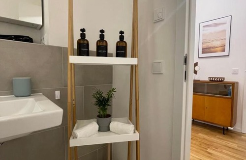 Schoenefeld Apartment | Gemütliches Apartment am BER Flughafen
