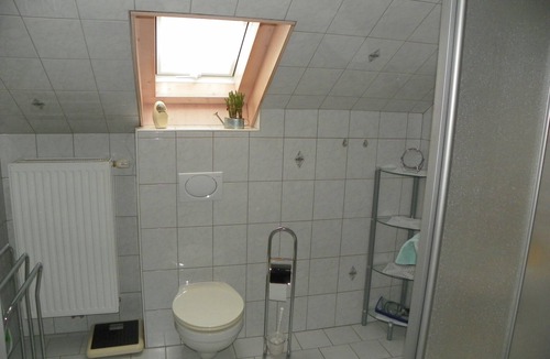 Schonlind Apartment | Gemütliches Feriendomizil mit Balkon, geräumig, voll ausgestattete Küche, kostenfreies WLAN