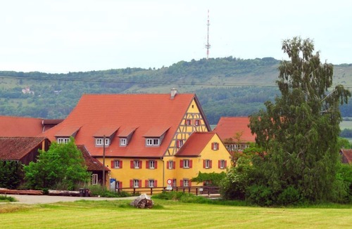 Rockingen Apartment | Gemütliches Feriendomzil (35qm) in historischem Austraghaus mit von alter Zimmermannskunst zeugendem Möbiliar