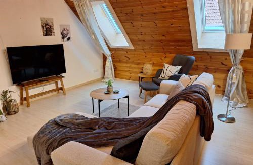 Hallerndorf Apartment | Gemütliches Ferienhaus in Schnaid mit zwei separaten und geräumigen Wohnungen - ausgestattet mit je einer großen Küche, zwei Schlafzimmern und einem Badezimmer