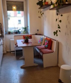 Zellerau House | Gemütliches Zimmer in einer Altbauwohnung in der Stadt