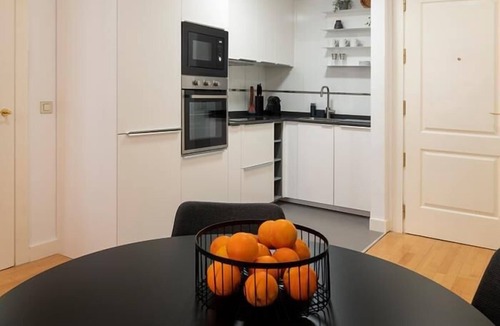 Lista Apartment | General Pardinas Apartment I.