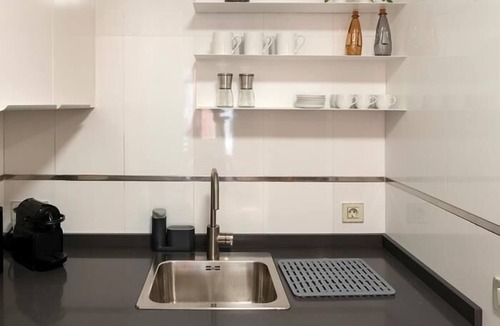 Lista Apartment | General Pardinas Apartment I.