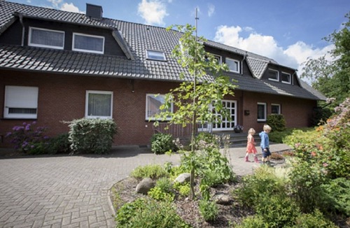 Lembruch Apartment | Generously equipped and very spacious family holiday apartment (1)