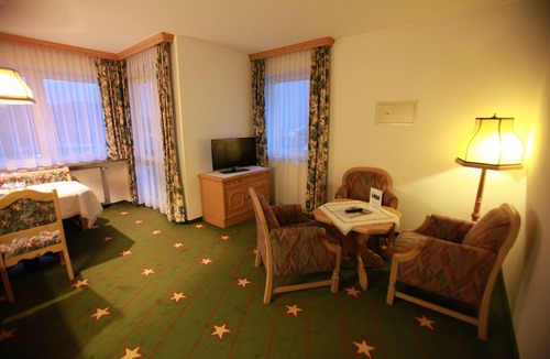 Imst Apartment | Genießen Sie die Freiheit der Ferienwohnung Gepaart mit dem Komfort vom 4-hotel