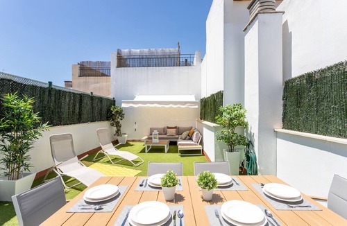 Historical Center Apartment | Genteel Home Francos Terrace VI