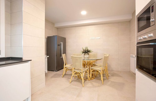 Cortes Apartment | Genteel Home Madrazo I