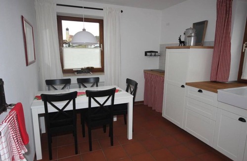 Zandt Apartment | Gepflegte, großzügige Ferienwohnung in ruhiger Dorfrandlage