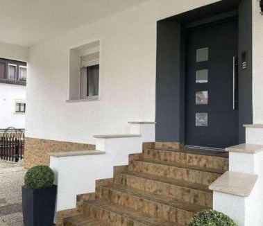 Muersbach Apartment | geräumige 4 Zimmer Wohnung mit Balkon