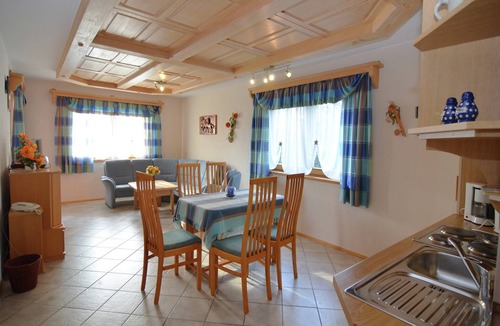 Stocking Apartment | Geräumige Ferienwohnung in Stocking in Waldnähe