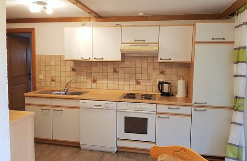 Zandt Apartment | Geräumige FeWo (115 m2) mit Balkon und Garten - perfekt für Ihren Familienurlaub!