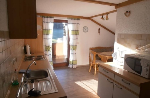 Zandt Apartment | Geräumige FeWo (115 m2) mit Balkon und Garten - perfekt für Ihren Familienurlaub!