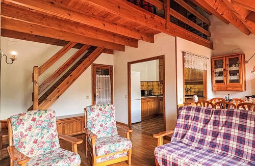 Pla de l'Ermita Apartment | Geräumige Maisonette mit Kamin Isard 2 Vall de Boí by Interhome