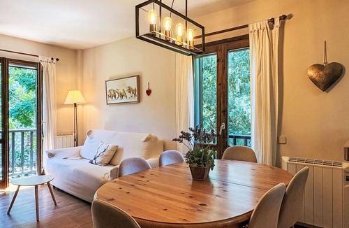 Pla de l'Ermita Apartment | Geräumige Wohnung mit Garten und Schwimmbad Herbasabina 5 Vall de Boí by Interhome