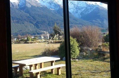 Glenorchy House | GLENORCHY HOUSE. 360° Mountains, by Lake and River.