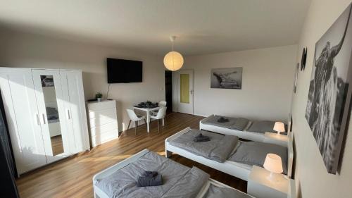 Luedenscheid Apartment | GNA01 - Große Wohnung mit 7 Betten, große Küche, 2 Balkone & Parkplatz