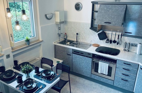 Luedenscheid Apartment | GNA01 - Large apartment with 7 beds, large kitchen, 2 balconies & parking lot