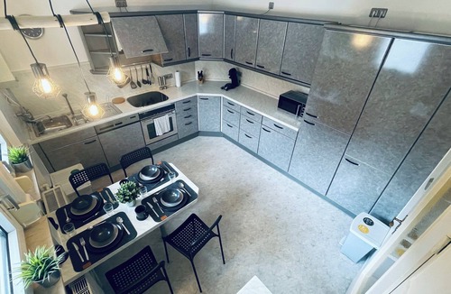 Luedenscheid Apartment | GNA01 - Large apartment with 7 beds, large kitchen, 2 balconies & parking lot