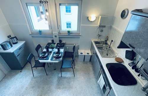 Luedenscheid Apartment | GNA01 - Large apartment with 7 beds, large kitchen, 2 balconies & parking lot