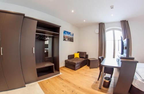 Munchen District Apartment | GnadlerHof Apartmenthotel