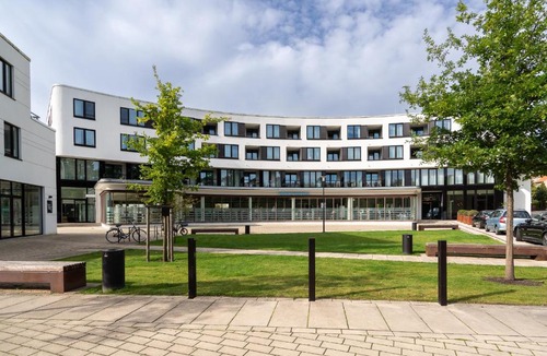 Alt-Travemunde/Ronnau Apartment | Godewindpark Exklusivsuite 3-09 mit Strandkorb am Strand