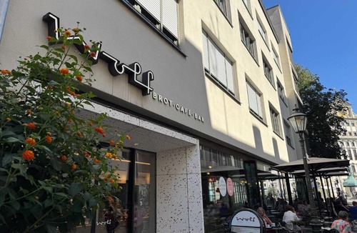 Innenstadt - Sankt Ulrich-Dom Apartment | GoldenKey-Suites - New Luxury Suite 'Augusta Vindelicum' - Air Conditioning - Elevator - Prime Location at Augsburg Town Hall Square