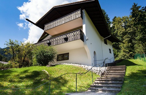 Sonnenbichl House | Gorgeous 4-Bedroom House, all ensuite; incredible Views, Sauna & lots of space