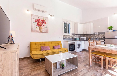 Mezquitilla House | Gorgeous home in Mezquitilla