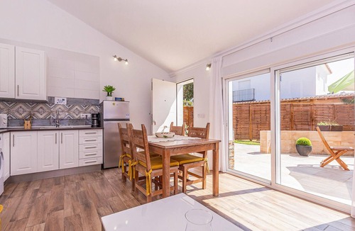 Mezquitilla House | Gorgeous home in Mezquitilla