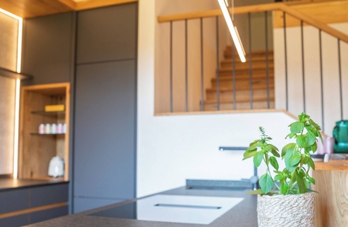 Chieming Apartment | "Graf Chiemo Suites" luyury living direkt am Chiemsee mit privatem Seezugang!