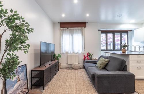 Barakaldo Apartment | Gran Bilbao VI by Aston Rentals