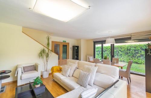 Esteribar House | Gran chalet con amplio jardín próximo a Pamplona