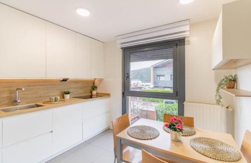 Esteribar House | Gran chalet con amplio jardín próximo a Pamplona