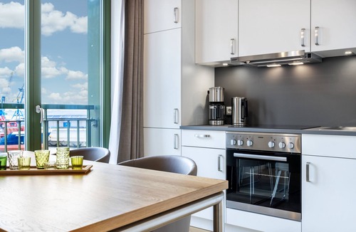 Wismar Apartment | Great south-facing harbor apartment with a direct view of Wismar's old harbor