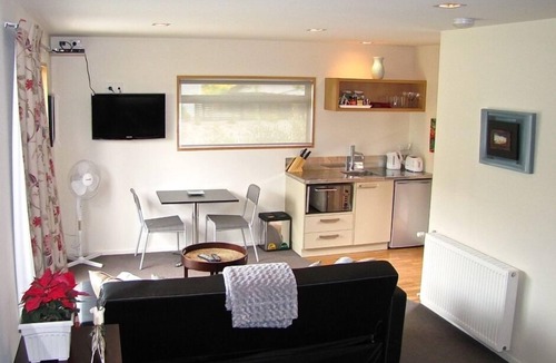 Arthur's Point Apartment | Great studio for a couple near Coronet Ski Field