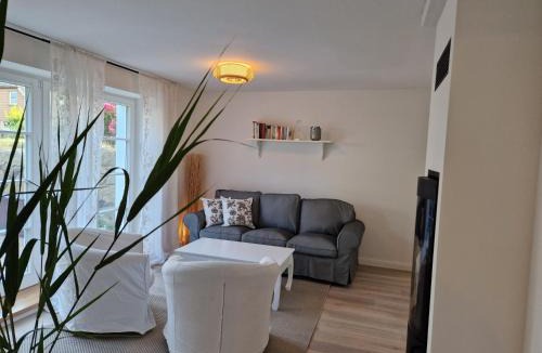 Boltenhagen Apartment | Große Ferienwohnung mit Kamin, Garten & 2 Bädern nahe Ostsee