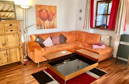 Hauzenberg Apartment | Große FeWo mit Pool Sauna & Hallenbad in Ferienanlage Bayerischer Wald