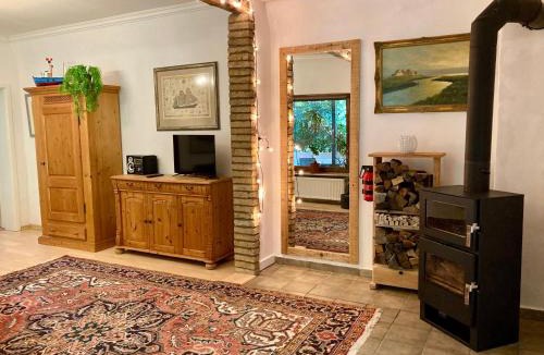 Neumuhlen-Dietrichsdorf Apartment | Große Kutscherwohnung
