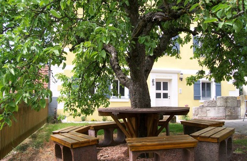 Ansbach Apartment | Großes Ferienhaus (110m2) mit Garten & Sonnenterrasse