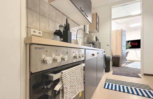 Heusteigviertel Apartment | Großes Urban Loft für Gruppen in Stuttgart